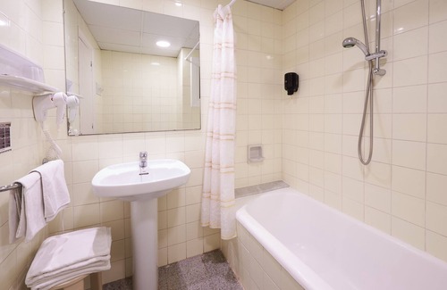 L'Estartit Hotel | Discover Checkin Flamingo: Family-Friendly Getaway Awaits