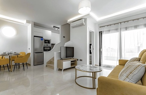 San Miguel de Abona Apartment | Oceanfront Complejo Ocean Boulevard: Guest Rated 9.6/10