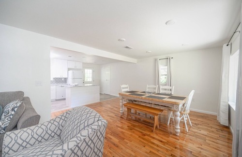 Mount Ida House | Discover Our Back to School Rates with Lake View Rooms