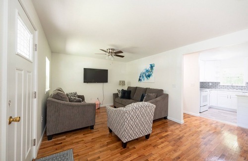 Mount Ida House | Discover Our Back to School Rates with Lake View Rooms