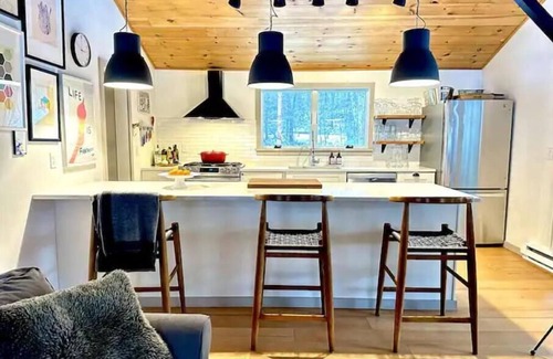 Big Indian House | Discover Cheekymoose Mountain House: Family-Friendly Retreat
