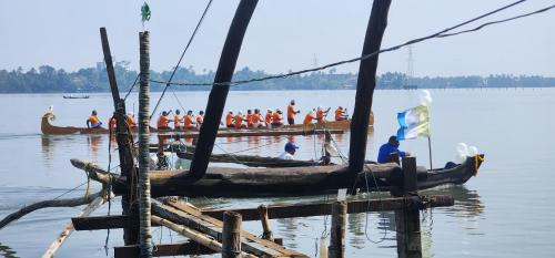 Kumbalam House | Oceanfront Cheenavala Fishing Homestay with Breakfast & Views