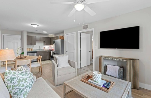 Tuscaloosa Condo | Cheer in Style at Elephant Crossing – A Crimson Retreat