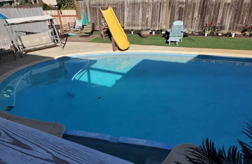 Townsite Cottage | Bright 1-Bedroom Retreat with Pool & Beach Access