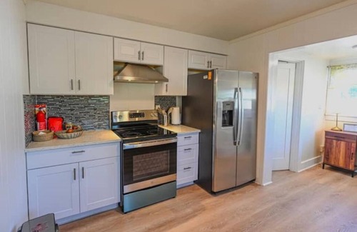 Tillamook House | Bright 2 Bedroom Retreat with Hot Tub and Family-Friendly Perks
