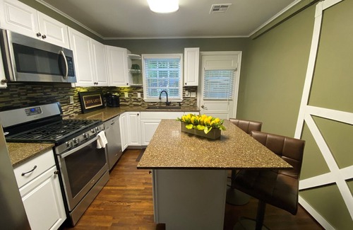 Tulsa House | Delightful 2 Bedroom Retreat Steps from Gathering Place