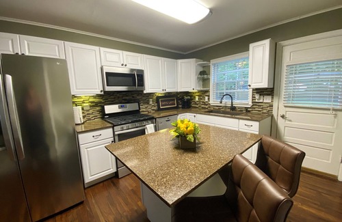 Tulsa House | Delightful 2 Bedroom Retreat Steps from Gathering Place