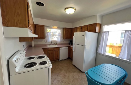 Forest Grove House | Cheerful 2 bedroom with patio: Pacific University, downtown FG, Wine country
