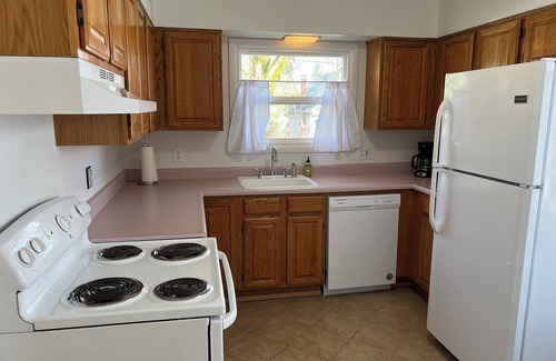 Forest Grove House | Cheerful 2 bedroom with patio: Pacific University, downtown FG, Wine country