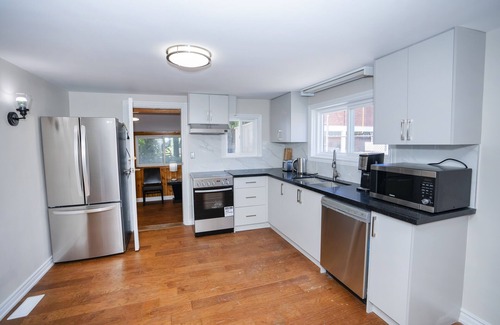 Cobourg House | Delightful 2-BR Home with Backyard, Near Beach & Lake