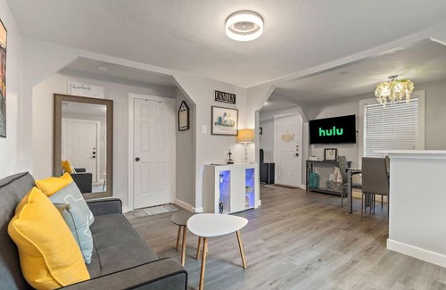 Cedar Crest Apartment | Pet-Friendly 2BR Retreat Just Minutes from Downtown