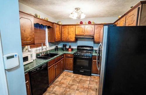 Columbus House | Inviting 3-Bed Home in Columbus, MS with Family Amenities