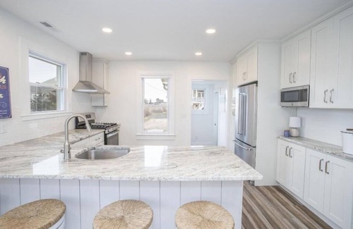 Yalesville Cottage | Cozy 3-Bedroom Cottage with Private Beach Access