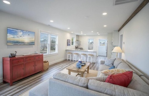 Yalesville Cottage | Cozy 3-Bedroom Cottage with Private Beach Access