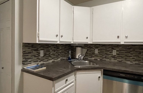 Saskatoon House | Bright 3-Bedroom Home with Indoor Fireplace & Netflix