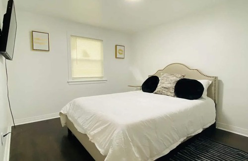 Chester House | Inviting 3-Bedroom Home with Free On-Premise Parking