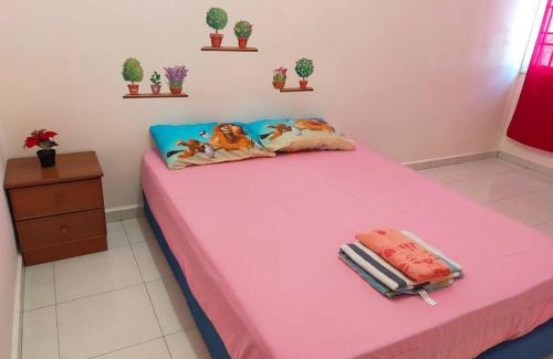 Sungai Puyu House | Cozy 3-Bedroom Home with Free WIFI and Pet-Friendly Perks