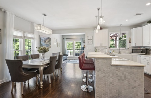 Leesburg House | Inviting 3-Bedroom Townhouse with Cozy Indoor Fireplace