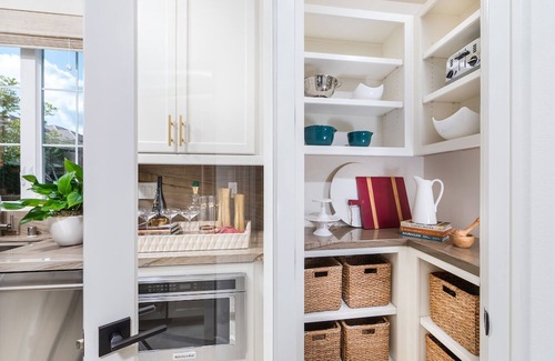 Irvine Research Center House | Cheerful 3BR Retreat with Pool & BBQ for Family Fun