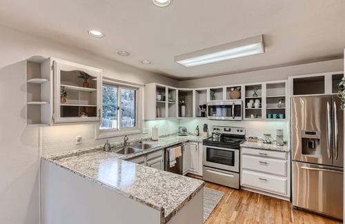 Castlewood House | Inviting 4 Bedroom Home with Game Room and Hot Tub