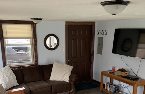 Poland Cabin | Cozy Cabin with Pool & Lake View - Sleeps Eight Comfortably