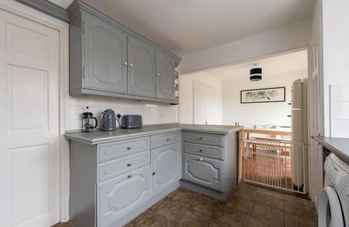 Endlebury Apartment | Ideal Long Stay in Chingford for Contractors