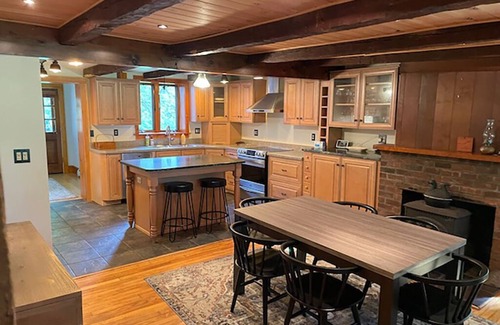 Hyde Park Other | Delightful Circa 1700 Farmhouse: Guest Rated 10/10