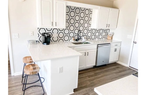 Murraysville House | Family-Friendly Coastal Cottage Near Beautiful Beaches
