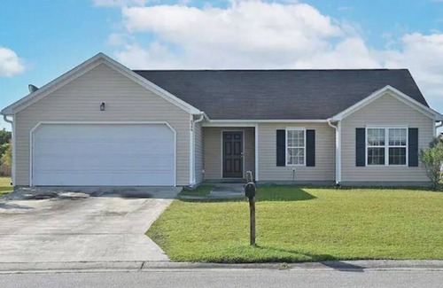 Murraysville House | Family-Friendly Coastal Cottage Near Beautiful Beaches