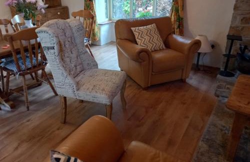 Westport House | Delightful Cottage: Pet-Friendly Getaway with Top Ratings