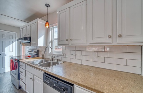 Canon City House | Inviting Downtown 4 Bedroom Home with Family-Friendly Amenities