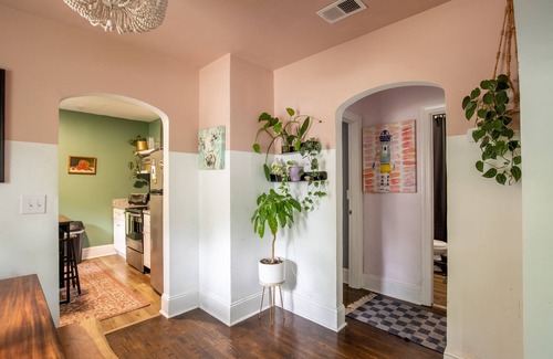 North Charleston House | Delightful Family Retreat with Kitchen Amenities