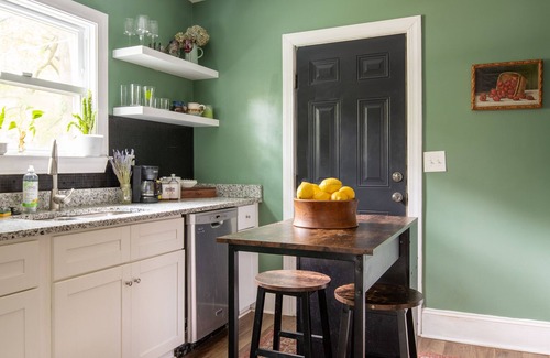 North Charleston House | Delightful Family Retreat with Kitchen Amenities