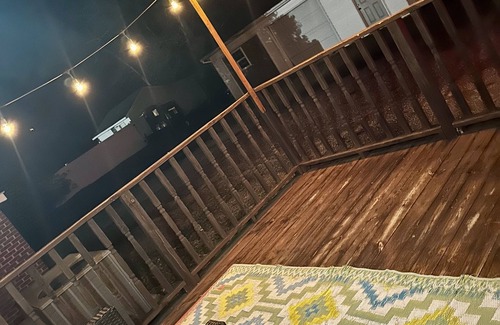 Florence House | Inviting Retreat with Privacy, Pool, and Entertainment Room