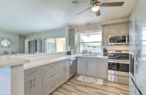 Golden Glades House | Bright Miami Escape with Lake Access & Family-Friendly Amenities