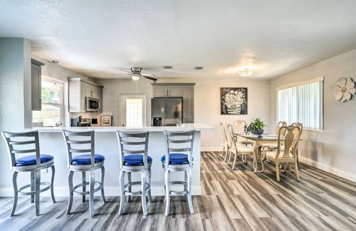 Golden Glades House | Bright Miami Escape with Lake Access & Family-Friendly Amenities