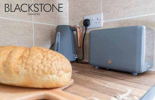 Darlington House | Inviting One-Bedroom House with On-Site Parking by Blackstone