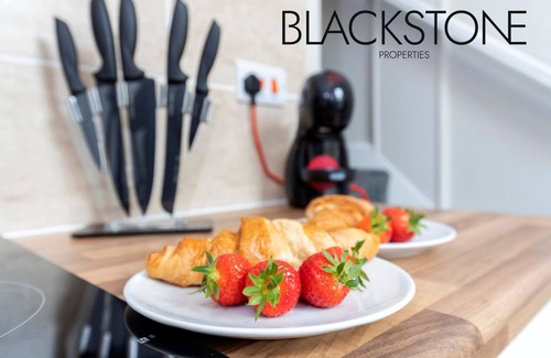Darlington House | Inviting One-Bedroom House with On-Site Parking by Blackstone