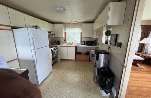 Clarence-Rockland Cottage | Inviting Riverfront Cottage with Dream Views & Family-Friendly