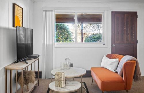 West Hempstead Apartment | Cozy Studio Escape by Lake State Park with Ocean Views