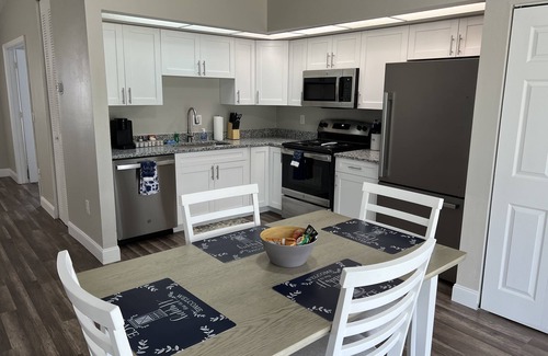 South Bradenton Villa | Sunny Villa with Pool - 10 Mins to the Beach