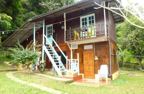 Tekek Hotel | Budget-Friendly Cheers Garden Chalet with Child-Friendly Amenities
