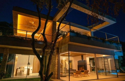 Pentati Villa | Experience Villa Olives in the Sea with Chef Services