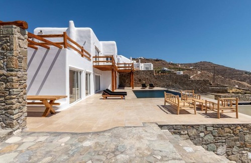 Houlakia Villa | Experience Gourmet Stays at Greco de la Greco Villa