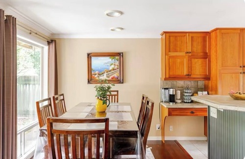 Education Hill House | Chef's Kitchen Retreat Near Downtown & Microsoft - 10/10 Rated