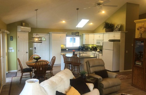Newberg House | Idyllic Chehalem Mountain Wine Cottage with Scenic Views