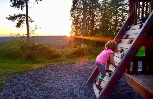 Centralia - Chehalis Resort | Top-Rated Chehalis Camping Resort Cottage with Pool & Hot Tub