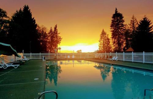 Centralia - Chehalis Resort | Top-Rated Chehalis Camping Resort Cottage with Pool & Hot Tub