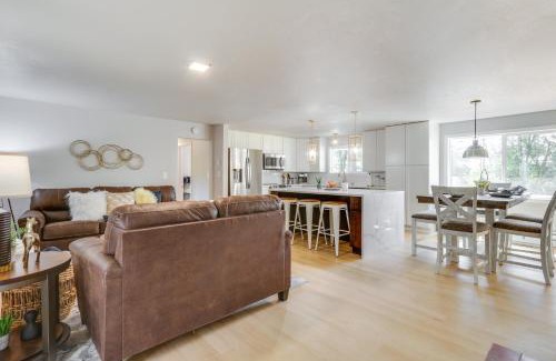 Centralia - Chehalis House | Inviting Chehalis Getaway with Golf Course View & Fire Pit