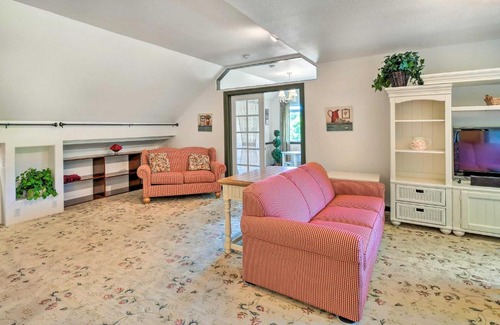 Curtis Apartment | Inviting Chehalis Retreat with Scenic Views & Family-Friendly Amenities